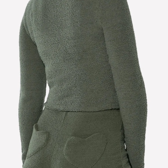 Fabletics Yitty Pet Me Crewneck Top NWT - Picture 2 of 8